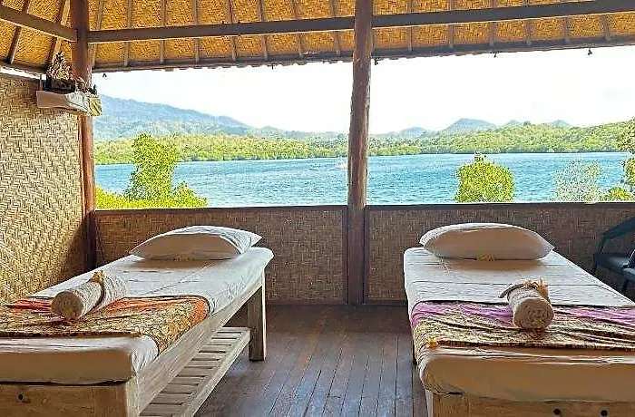 Pasir Putih Cottage-menjangan ロッジ Goris