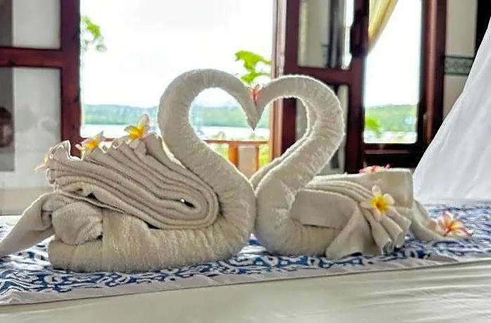 Pasir Putih Cottage-menjangan *