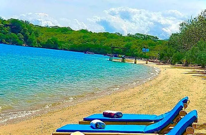 ロッジ Pasir Putih Cottage-menjangan Goris