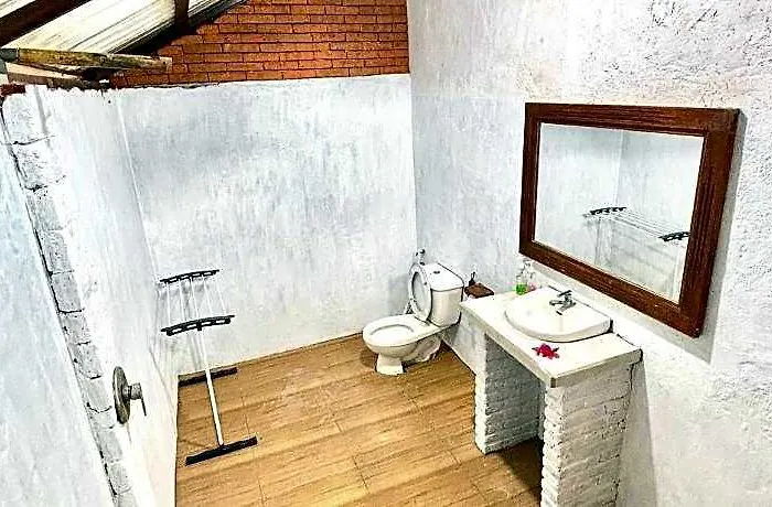 Pasir Putih Cottage-menjangan * Goris